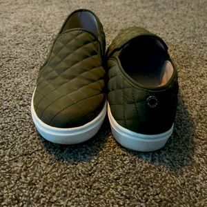 Steve Madden slip on